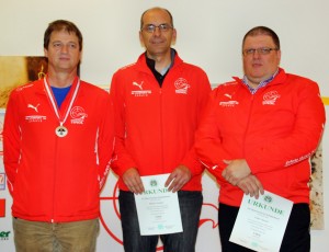 Christof mit seinen Mannschaftskollegen Franz Mair (li.) und Hannes Gufler (re.)