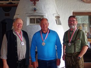 Jagdklasse (v.l.): Otto Praxmarer (2.), Reinhard Wild (1.), Hansjörg Prantl (3.)